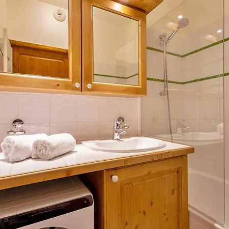 Bozelet 3* - 6 Pers - Piscine - Balcon Et Vue 펜션 *